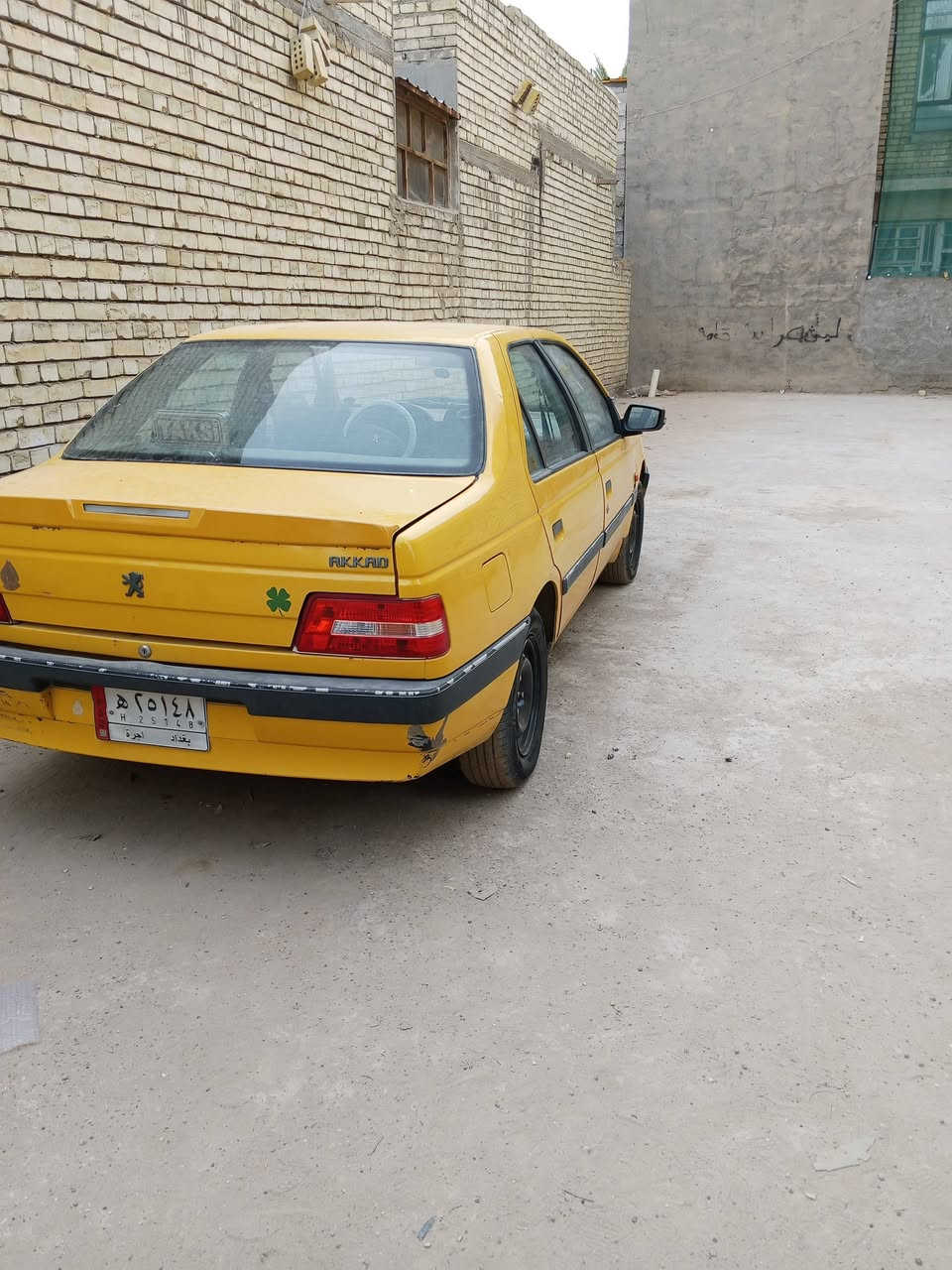 السلام عليكم بيجو لميس 2016 دشبول عالي سياره خير من الله تبريد جديد مكينه فرنسي جديده تخم تاير جديد عبوه فيتبم جديده شاشه ماصدات خلفي امامي جديد بيه بس هاذ الجاملغ ما مصبوغ لخياسات ملگطه كله ماباقي بيه نقص بس الصبغ ودعاميات سياره حلوه ترايه شرط للبصره رايده 45وبيه مجال حك الجيه الشراي يتصل ويدلل مكاني بغداد الشعب ***********
