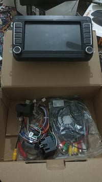 شاشة سيارة مع كاميرا خلفية على اعلى سعر ابيع التواصل واتساب 0781766092...