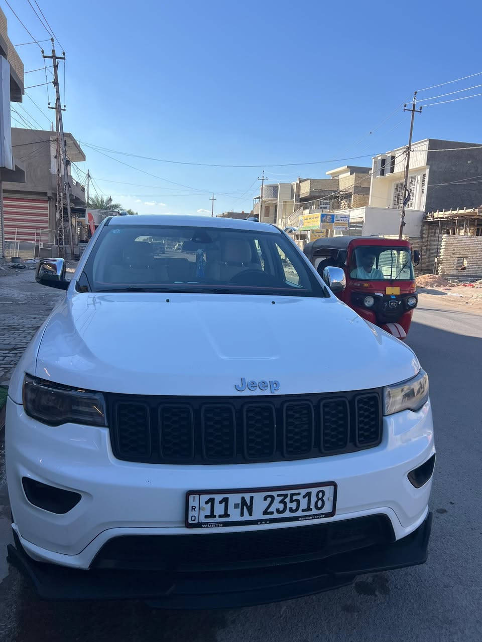 السلام عليكم 
جيب موديل 2014 مكينه و كير كفاله ما مفتوحه محرك 3600 فور ويل رقم بغداد 
بصمه 
تحكم ستيرن 
كامره خلفيه 
كير ماوس 
حساسات 
تشغيل عن بعد 
لد نهاري 
تخم تاير جديد 
و بعد بيهه مواصفات 
السياره وارد امريكي لون ابيض السياره مصبوغة عام مكفوله من الجفيه و الكص حادث امريكا الجاملغ الامامي جهه السائق 
و بالعراق الجاملغ خلف السائق الصبغ اثر طخات و شخوط اني ابيع صبغ عام السياره حد اديه السياره 60%
السعر138 ورقه وبي مجال 
الاستفسار الاتصال ***********
*********** واتس
