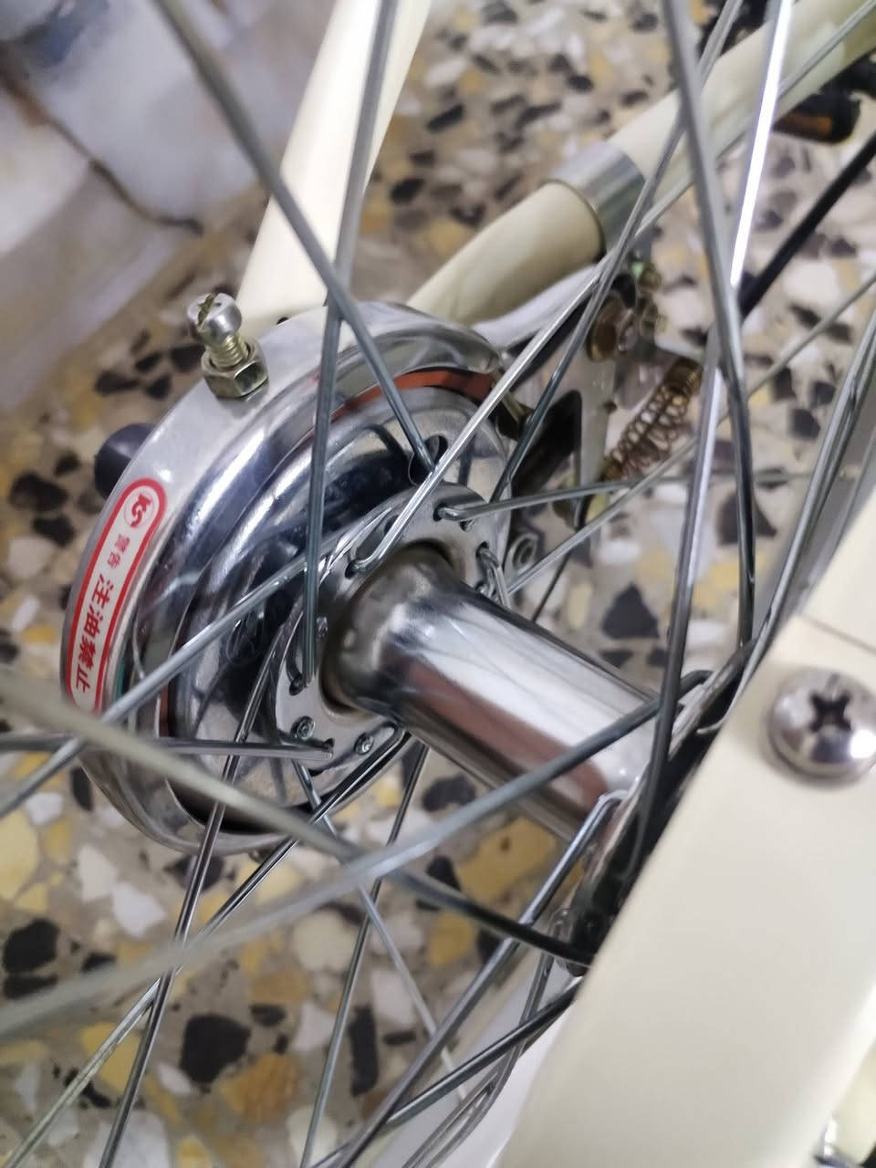 السلام عليكم شباب
بايسكل لبيع حجم 18
بايسكل ياباني
المكان بغداد الدوره متوفر توصيل
*********** سعره 85
