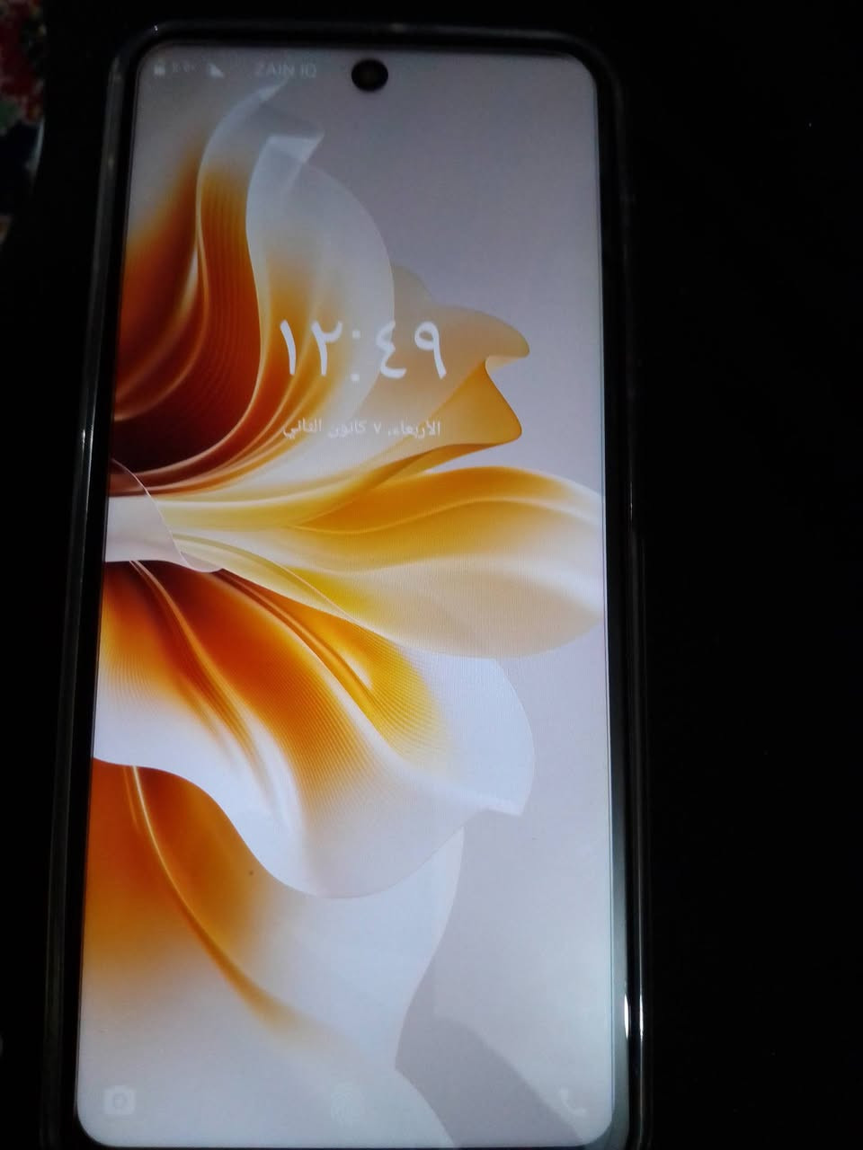 موبايلات عدد 2 بعدهن جديدة سعر الواحد 75 صيني مكان جولان
***********
