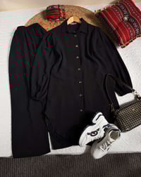 طقم قطعتين • خامة سكوب كريب • مقاسات 42-52