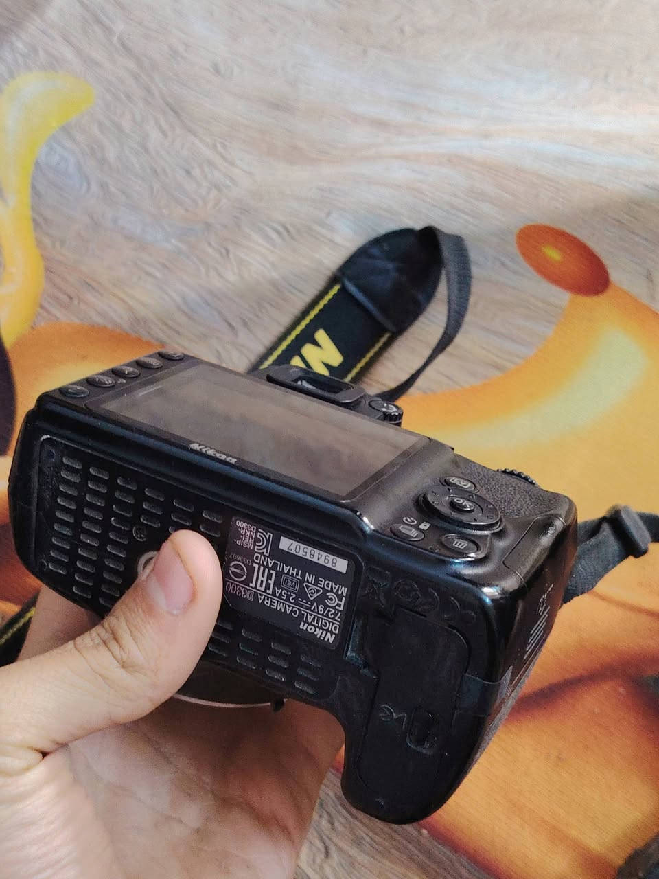 نيكون d3300 نظيفه هواي استخدام قليل
كامل ملحقات
كارتونه موجود
حتى القرص التعريفي موجود
جنطته شركة اصليه
زوم سيكما 70-300
السعر 350 مع الزوم
وإذا بدون الزوم السعر يختلف اكيد

مكاني بغداد
*********** واتساب
