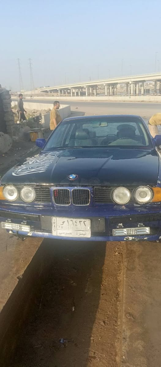 سلام عليكم بي ام موديل 91 رقمه بصره سنويه صاقطه 21 عليه قرامه 140الف مديل 91 رعيه بكربلاء ريد تحويل 525 مكينه بلديه 35مفتوح السعر 35 بيه مجال رقم هاتف ***********
