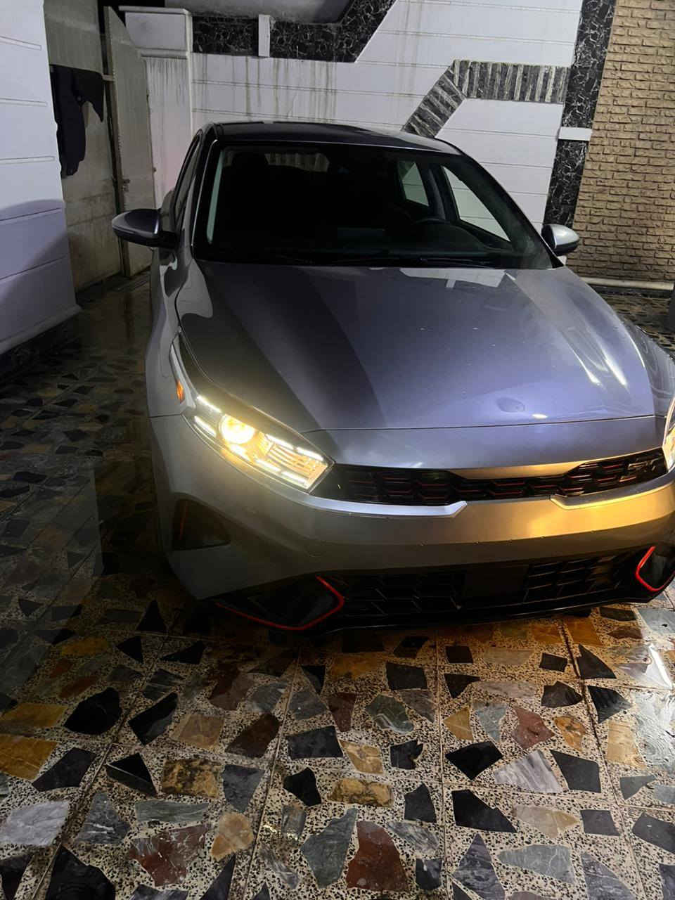 السلام عليكم كيا فورتي موديل 2024دخول جديد  تبديل بنيد فقط بدون رقم محرك 2000دوش مواصفاتها المعروفه اشاير بلمري رادر امامي خلفي تحكمات بلستيرن مثبت سرعه تحديد مسار  مكان السياره بغداد السعر 140 ولماتفيده يدعيلنه بلرزق ملاحظه السياره بدون رقم ***********
