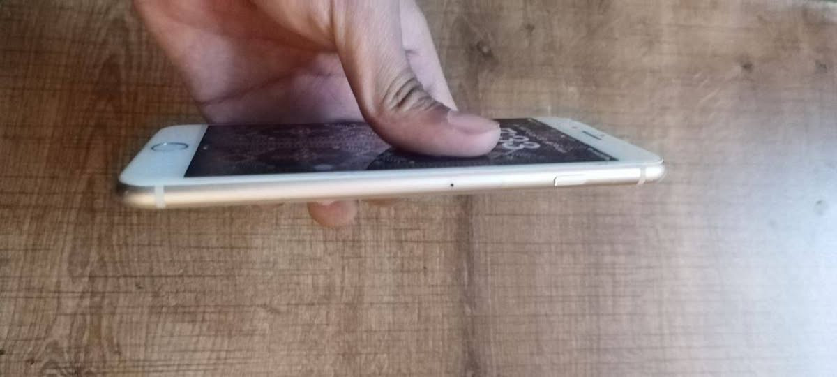 السلام عليكم ايفون 8plus للبيع ذاكره 64 بطاريه 100 مستبدل بطاريه وشاشه  بصمه متوقف بسبب الشاشه مفطره وضهر بس يلمس طبيعي استخدامه 
مكان دوره 
توصيل لايوجد 
سعر 65 
تواصل خاص


**إذا كنت صاحب هذا الإعلان وتريد حذفه لأي سبب، رجاءا أرسل رسالة إلى الدعم الفني**