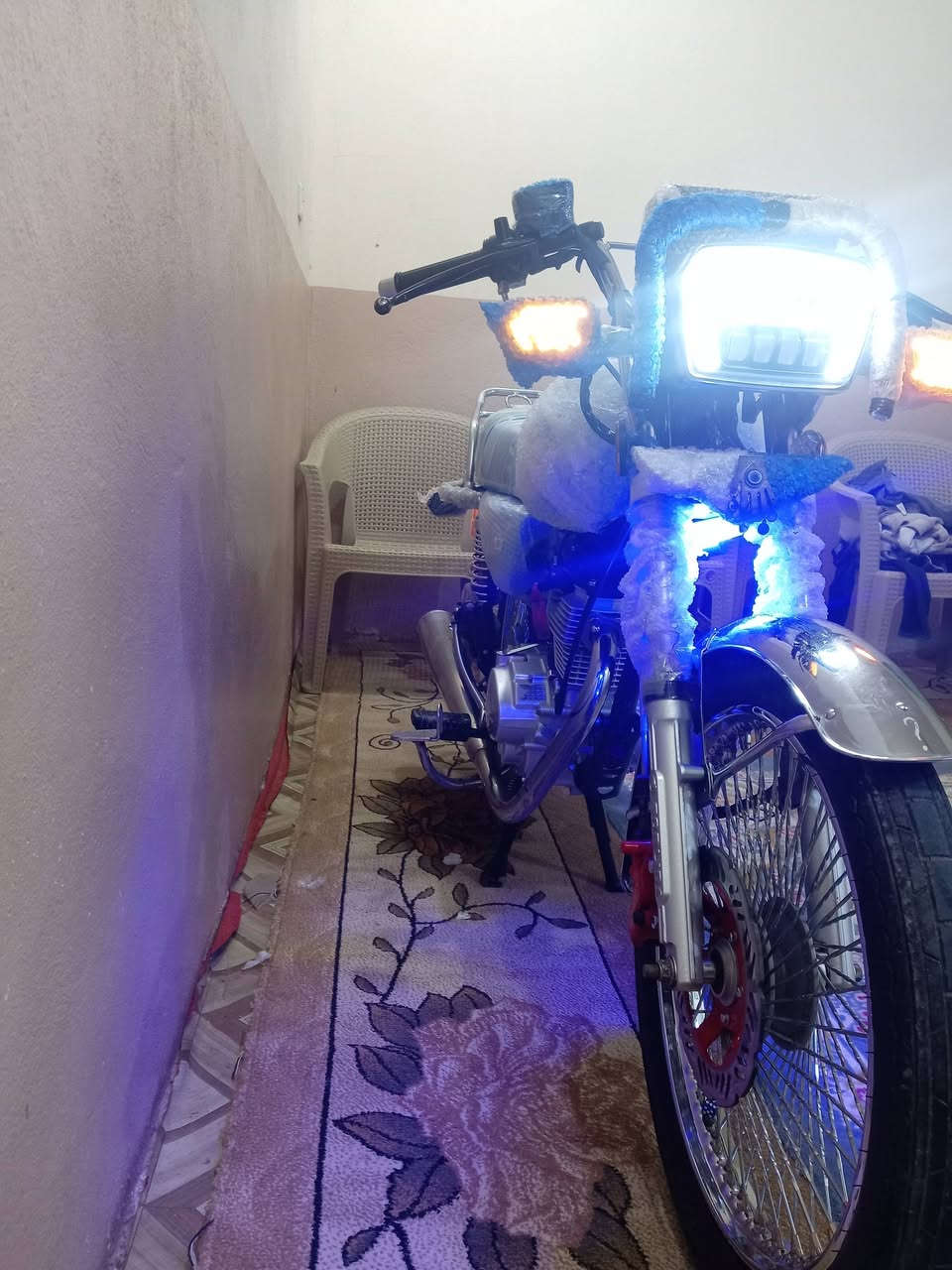 سلام عليكم تايكر للبيع 2024 دراجة خير من الله شلعة معدل دراجة بيهة عقل رياضي كلشي بيه شغال
المكان ديالئ قرب صيطرت لغالبية السعر 650 وبيهة مجال ***********
