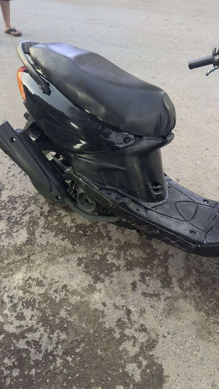 السلام عليكم دراجه قجمه للبيع سعر ٤٠٠وبيها مجال مكان بغداد زعفرانيه***********
