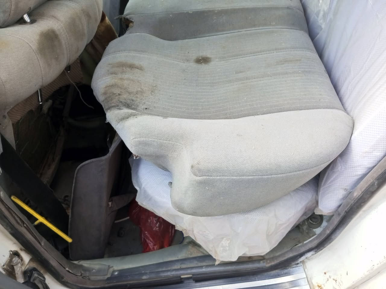 سلام عليكم عندي هذني الكشنات مااعرف مال 500 او 700 بس هنه بل الحالتين يرهمن نظافتهن كدامك مكاني كربلاء بس كرسي السائق موياهن بيش يفيدنك تعال أخذهن


**إذا كنت صاحب هذا الإعلان وتريد حذفه لأي سبب، رجاءا أرسل رسالة إلى الدعم الفني**