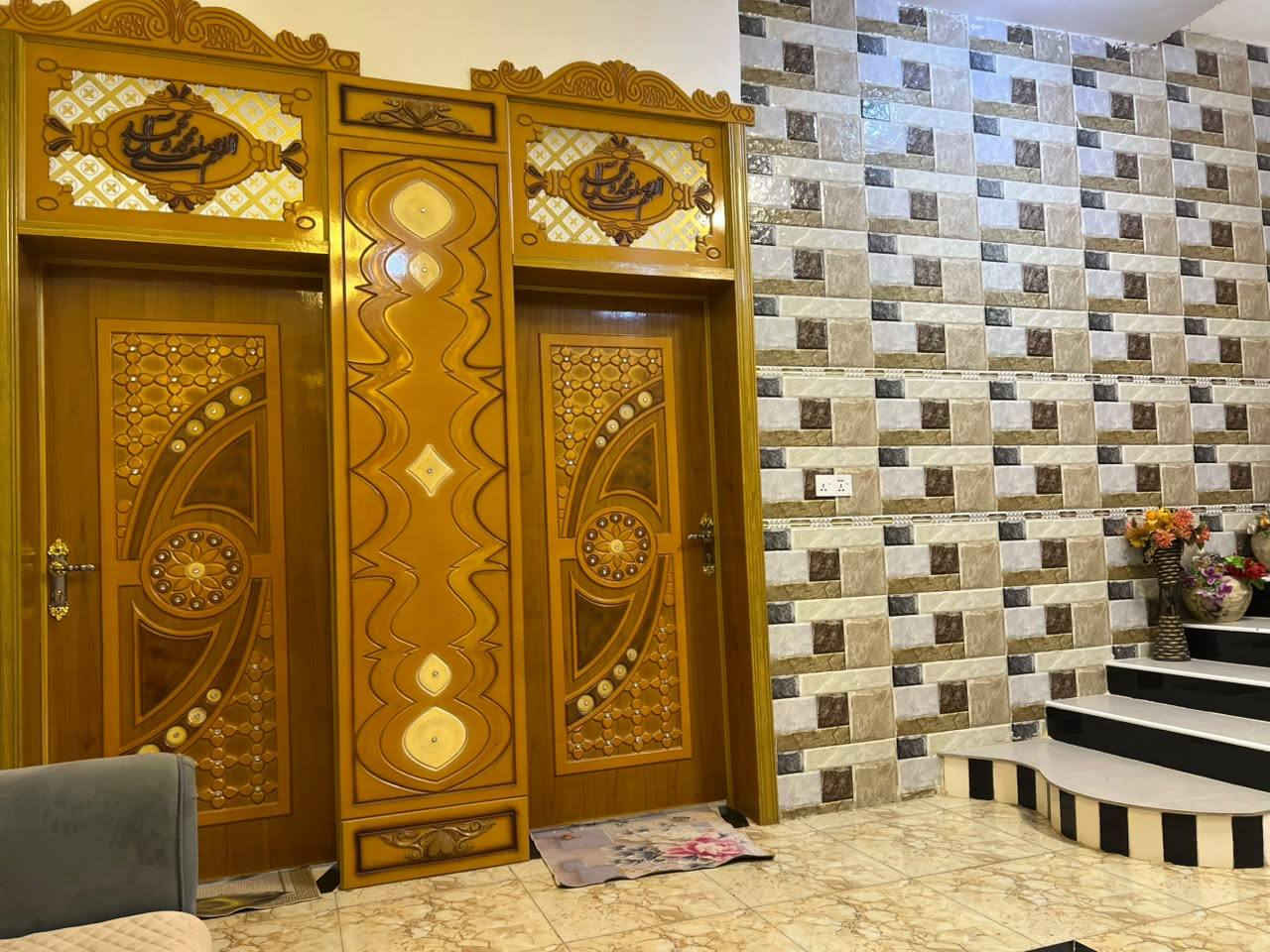 سلام عليكم دونم طابو زراعي سند 25 بسمي مداور ثاني يوم خدمات ماء اساله كهربلا خط مولده مدارس شارع تبليط عرضه 15 متر يبعد عن شارع العام السيدين 100 متر البيت بناء حديث مساحت البيت 310 متر يتكون من استقبال 18 متر وعرضه 5 +3 غرف طول الغرفه 7 متر وعرض 5 + صاله 15 متر وعرض 5 متر + مطبخ 7 متر وعرض 5 متر مجمع صحيات داخليات وخارجيات وكافت الخدمات ستفسار اتصل ع رقم ***********
