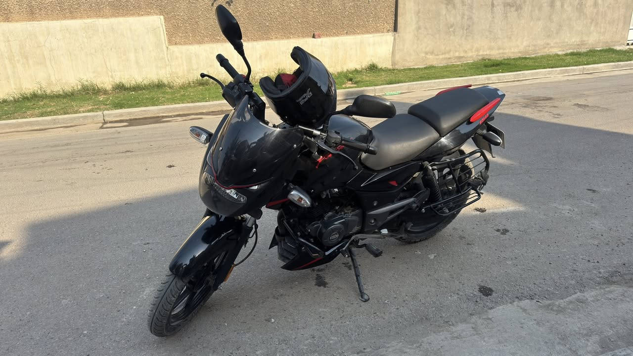 السلام عليكم
دراجة بولسر 2022 
ماشية 9000 
نظافة 100‎%‎ مثل متشوفون بالصورة 
كلشي ممبدل بيها 
بأسمي السنوية 

 شكد تسوالها ؟


**إذا كنت صاحب هذا الإعلان وتريد حذفه لأي سبب، رجاءا أرسل رسالة إلى الدعم الفني**