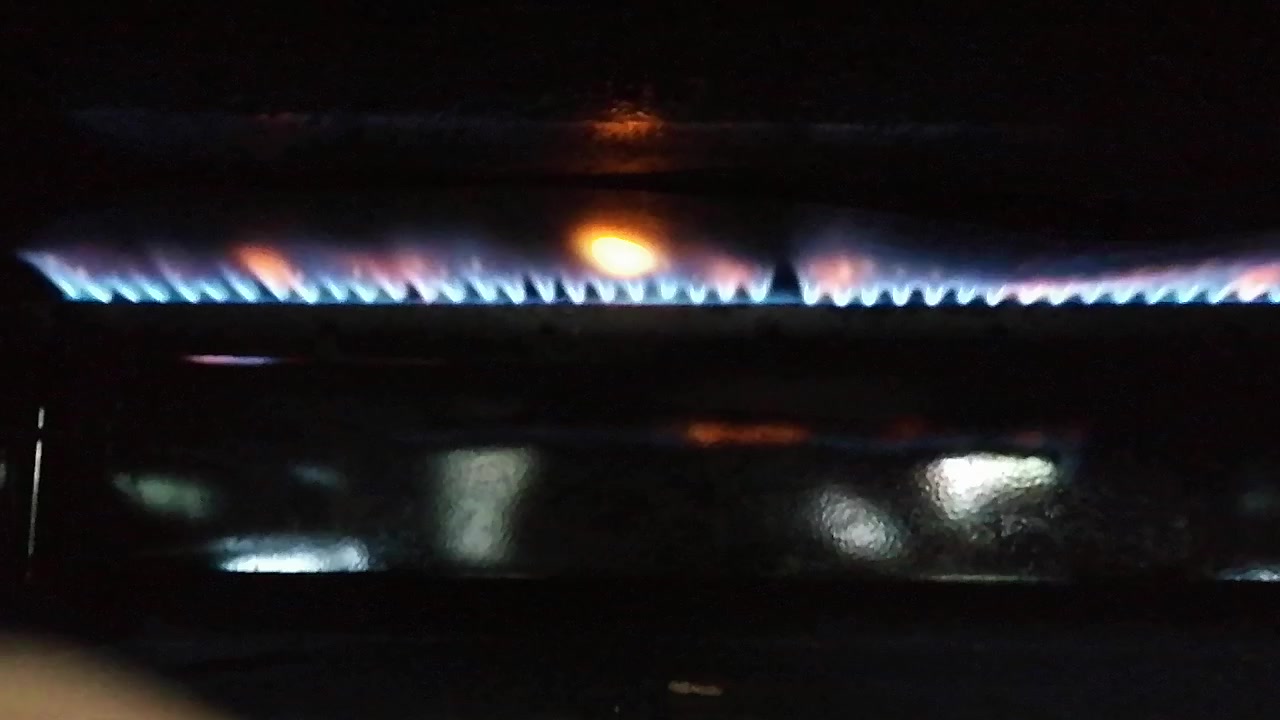 طباخ ٥ عيون يونيفيرسل
كلش نظيف كله شغال عيون وفرن واغراضه كامله عالفحص
١٥٠ الف
حلة بكرلي ***********
