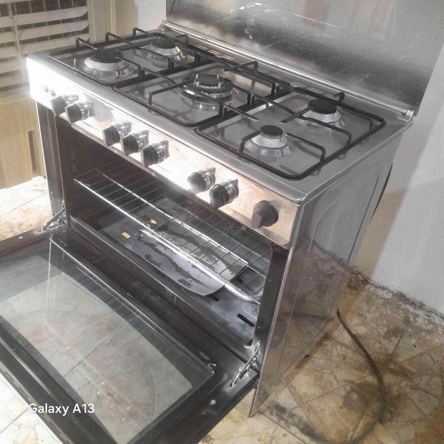 طباخ مصري 5عيون كله شغال ونضيف مابي اي نقص

عنوان حي النداء 

***********فقط واتساب
