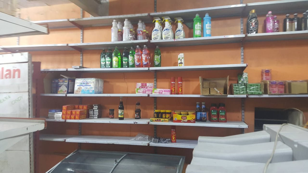 رفوف أسواق+سكيب للعوارضعدد4حديد للبيع بسعر مناسب في بغداد***********
