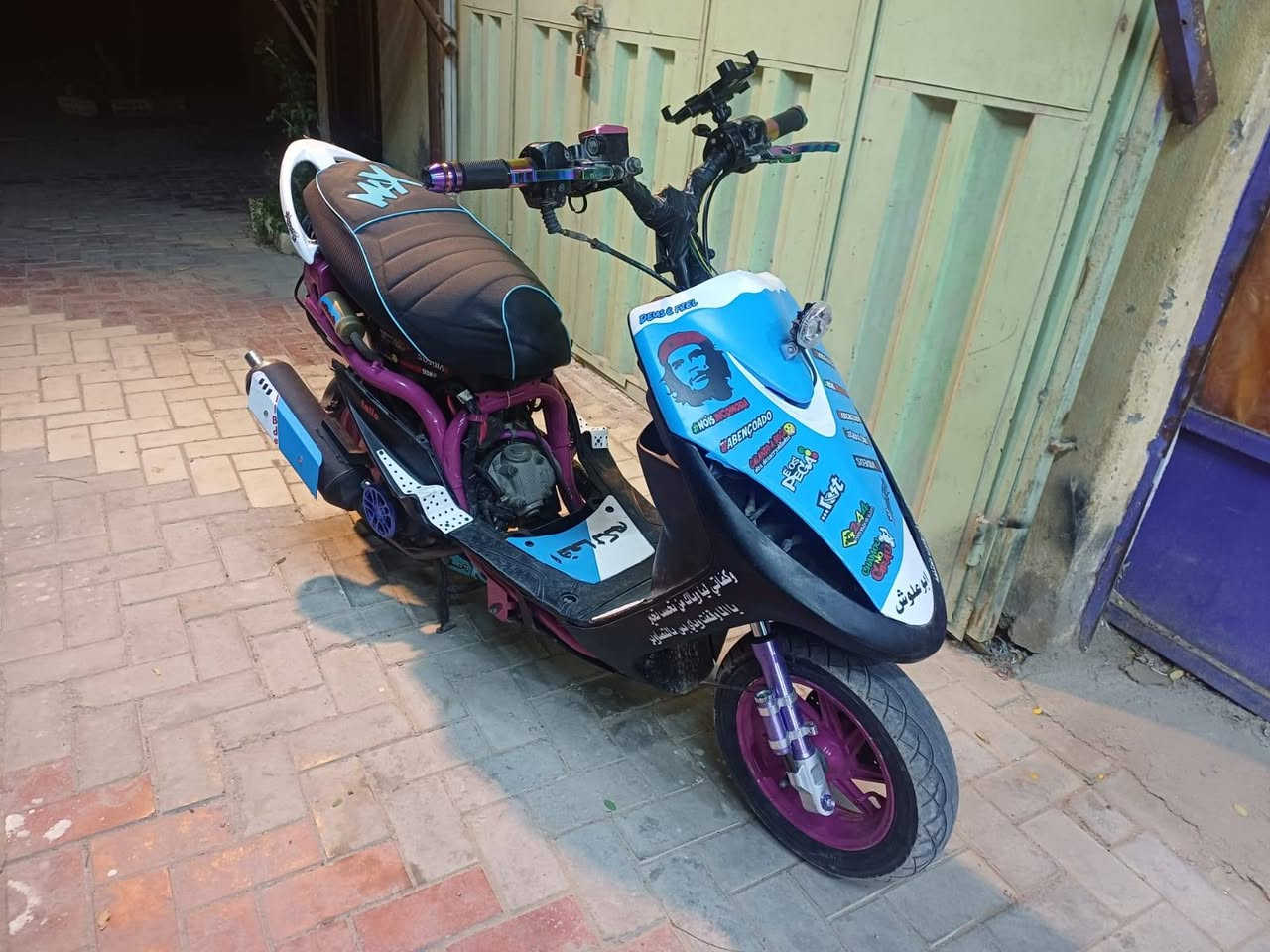 مكلف بالنشر دراجه ماكس رياضي للبيع تزويد كامل المكينه ٤٩ ابلادي برغي مامفتوح بيه دراجه نضيفه كلش السعر ٩٥٠ قفل هذه رقم راعيها *********** الرقم بي واتساب المكان طويريج الخيرات
