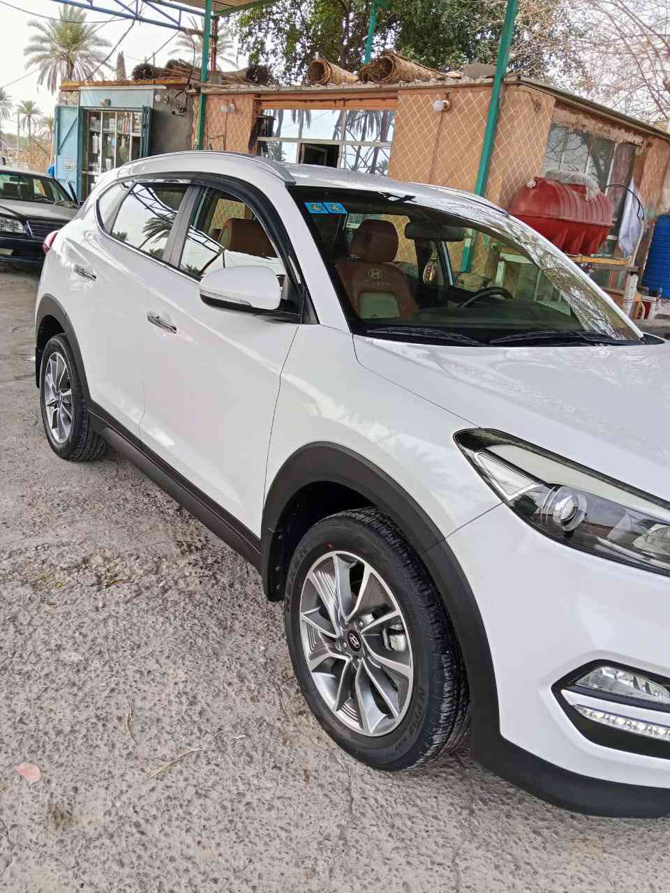 توسان 2018 خليجي مكفولة من بارد وصبغ وتبديل رقم  بغداد جديد مشروع وطني ماشية 107 محرك مامفتوح حدادية وضع شركة السيارة بإسمي مكان السيارة كربلاء طويريج للاتصال ***********
