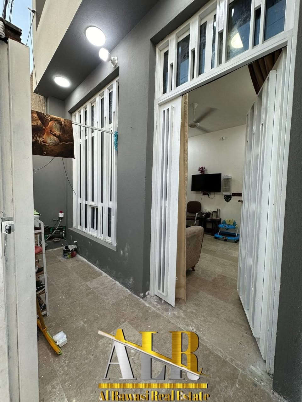 🏦 ®️مكتب الرواسي للعقار ®️ 🏦

🔴تسلسل العرض:-{ 133}

®️دار( حديث )للبيع  🅿️🏚️ 

المساحه الكلية:-50م

واجهة:-4.16م.        ✖️.    نزال:-12م 

®️تفاصيل البيت:-{ ثلاث طوابق (بناء 2024) } 

الطابق الاول:- { استقبال ➕مطبخ➕
خدمات ➕غرف نوم}

الطابق الثاني:- {(2)غرف نوم➕ خدمات }

الطابق الثالث:-{غرفة نوم }

📍موقع البيت :-حي اور ال600 }

#مكتب_الرواسي_للعقار 
#شعارنا_الثقة_دائما
#مستمرون_في_بيع_وشراء_العقارات 🏠

     .………..{بأدارة السيد ابو عبد }………….

للاستفسار📞📞📱📱

   منتظر.             ***********
عبد الرحمن.       ***********
