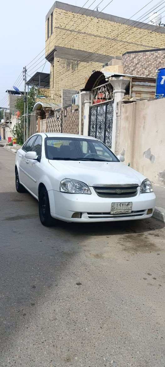 السلام عليكم سيارة اوبترة لبيع سيارة نضيفة واحلة من الصور السيارة على ايدي ما مخلي بيهة نقص مديل 2012 مكينة وكير وكهربايات كلهة مضبوطة وجدد مكينة 1600 السعر 75 
مكاني البصرة حي المهندسين تواصل (***********)
