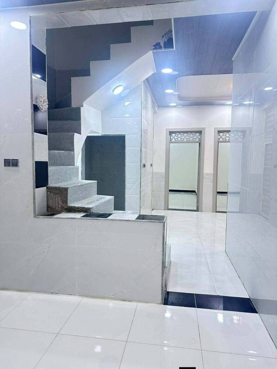 بيت للبيع مساحه 110متر  طابو زراعي سند 25 قرار محكمه
بسعر 45وبي مجال قريب علا شارع 

عنوان البيت نجف مقابل  قرية الغدير   تفاصيل 
غرف نوم 2صاله مطبخ  وصحيات وستقبال 

عنوان المكتب مقابل قريه الغدير عمود 262مكتب النور للعقار 
للاستفسار اتصل على ***********أو مراسله واتساب
