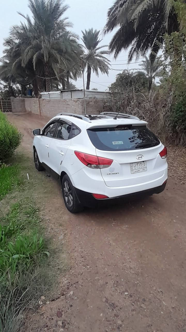 سلام عليكم
توسان 2014 شكل 15
كفاله عامه 
 ماشيه 116 حقيقي السياره نضيفه كلش مال جناي 
 مواصفاته
تنته 
قطعتين تبريد 
اشاير بلمري 
شاشه كبيره 
كامرات ثنين 
السعر 164 وبيه مجال حك الجيه
الاستفسار ***********
