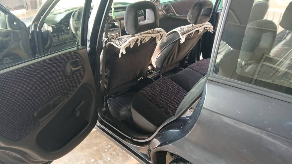 اوبل استرا 1994
سياره وضع شريكه  بدون صبغ 
كل جسمه بلاد بدون ضربه ولا خياس 
حتى هلالات بلاد 
رقم كركوك دولي بسمي سنويه جديده
دفتر بانزين بيه
وارد يابان 
تبريد
كير ومحرك بشرط 
بدون مصرف سياره جاهزه 
سعره 48$ بيه مجال 
اي استفسار خابر 
*********** كركوك, العراق
