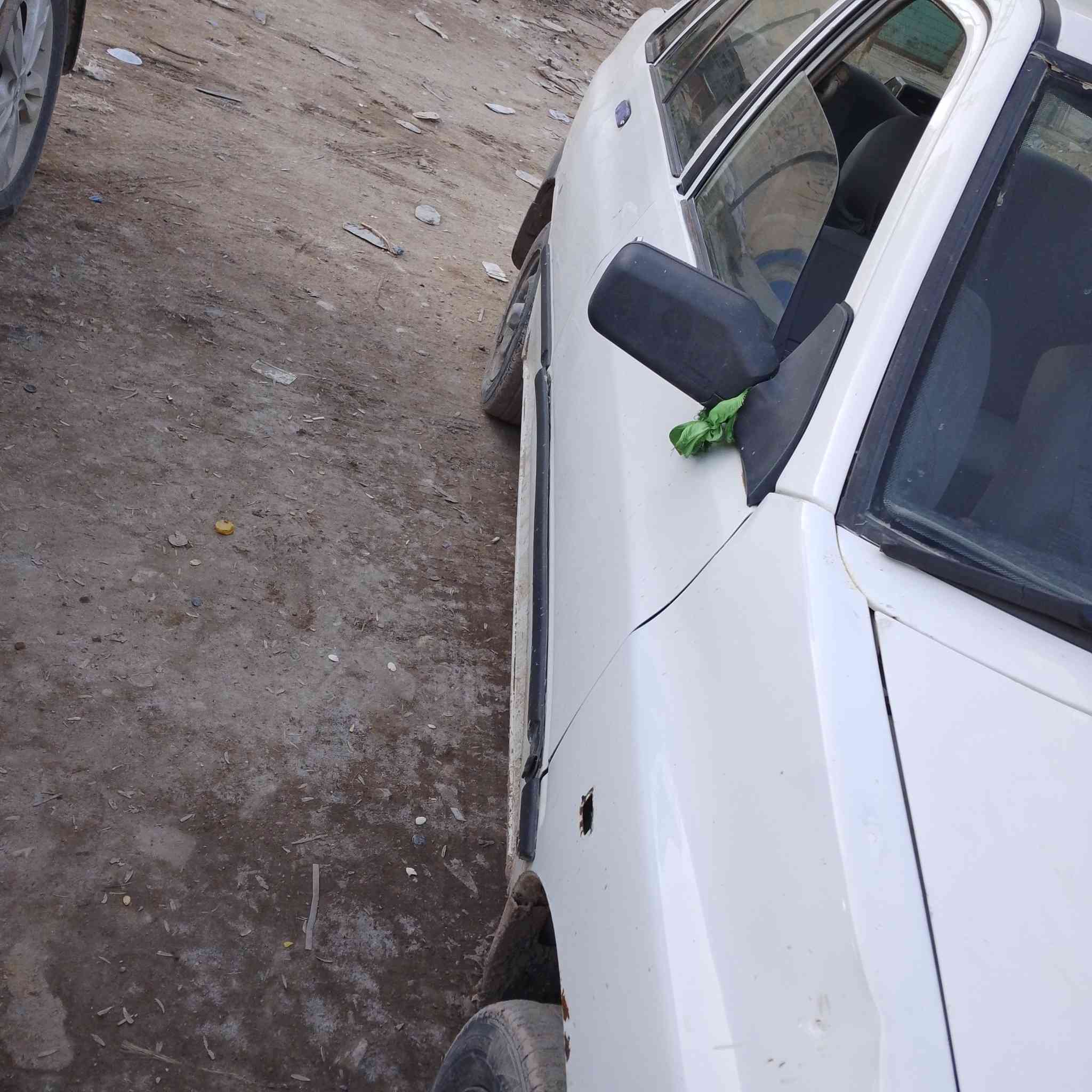 السلام عليكم سايبه للبيع موديل 11 سنويه 26شهر الخامس تنتهي راعيه موجود إذا تريد ثاني يداور  السعر 28  مطلوبه خمسين ألف غرامه المكان بابل شارع ميه رقم الهاتف كير ومحرك جديد كهربائيات كله شغاله تبريد تدفىه شغاله رقم الهاتف ***********
