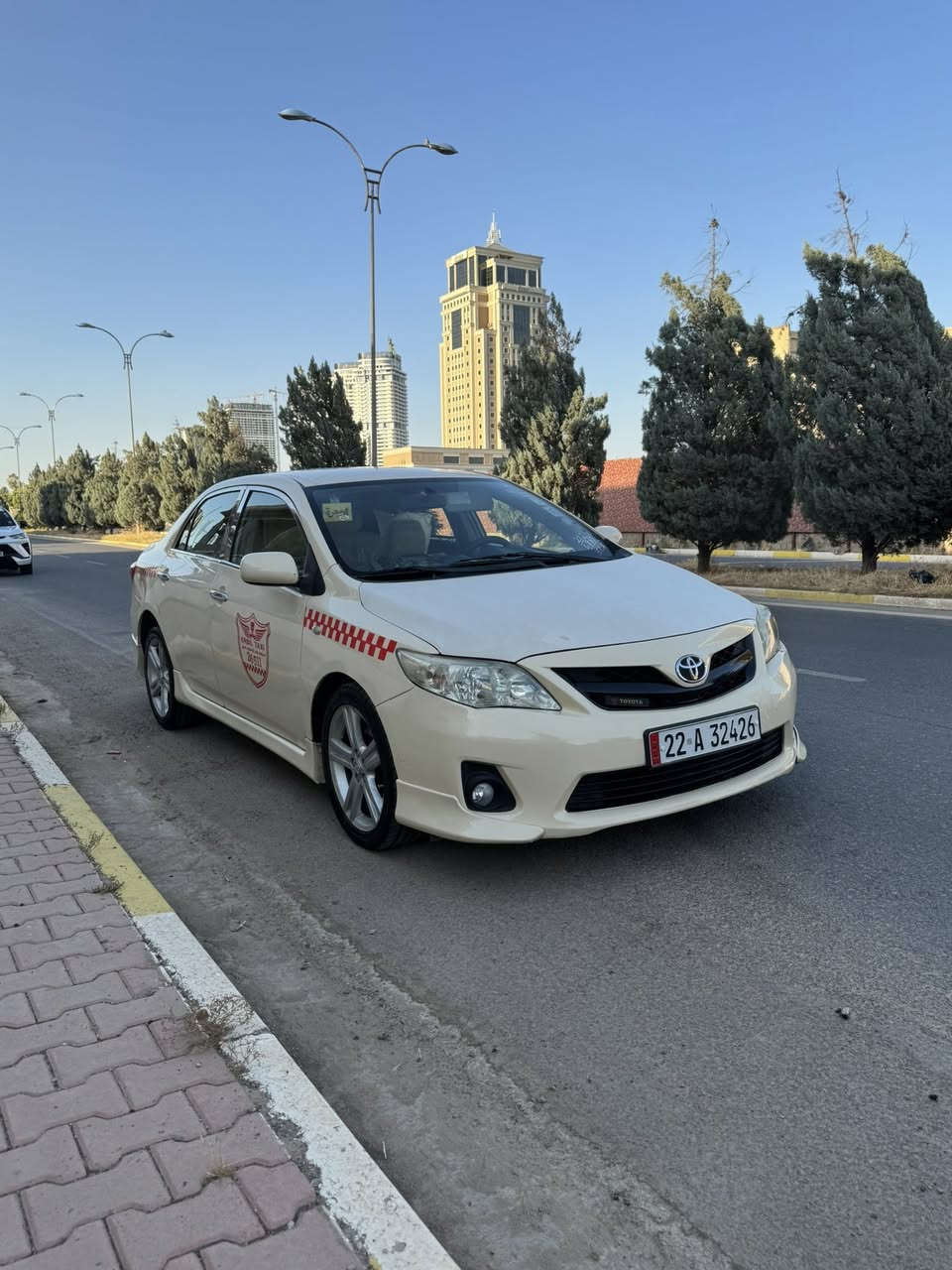 تۆیۆتا کرۆلا ٢٠١٣ بیلاد زەرد بیلاد گێر ئۆتۆماتیک بیلاد مەکینە  گەورە سەیارەکە ١٠ پارچەیە لەسەر ساغەی سەیارەکە هەموو شتێکی نوویە سەنەوی نوێیە هەزە نوێیە رەقەم نوێیە سەیارەکە سپۆرتە و زۆر پاکە هەموو شتی بەشەرت گێر مەکینە تەبرید تەقەو رەقەش ی بەشەرت بەناوی خۆمە سعری ١٤٩ وەرەقەو مەجالەکی کەم 
ژ.م ***********
سعر :١٤٩

