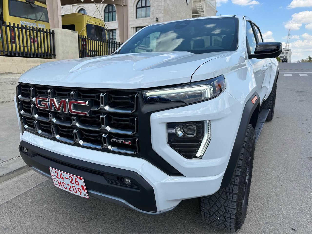 Gmc Canyon 2024 at4 
فول مواصفات ١/١ 
داخل مشمشي 
كاميرا ٣٦٠ 
كيج الكتروني 
فتحة 
سيارة بدون صبغ 
مكانين بارد 
بدون ارباك 
سيارة جديد مابي مصرف 
ماشي ١٦ الف كم 
رقم كاتي ترقيم شيمالي 
مكان اربيل 
سعر ٣٥٠ ورقة مجال بسيط 
رقم *********** 
واتساب موجود أربيل, العراق
