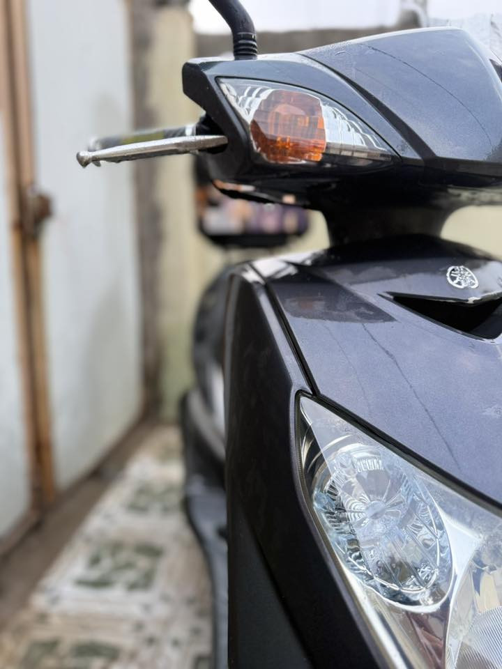 السلام عليكم، دراجة سكنس ياباني نوزل خط واحد ١٢٥ سيسي دشبول احمر، مكفولة مكينة وكفر صارلها شهر من طلعت من الوكيل وعندي مكاتبة بيها من معرض عباس الشبلاوي مال النجف ماشية بغماس ٤٠٠ كيلو فقط شرط دهن امزويل وبانزين محسن من طلعتها لليوم وياها زوج تايرات احتياطي واللي مشدود حاليا تايواني اصلي بعده جديد كلش وموضوح بالصورة، الدراجة بيها السيرفز مشتغل بس مابيها مشاكل صافية،
للبيع او مراوس بفراشة ما مفتوحة مع فرق، علق ب تم وانطيك كل التفاصيل خاص.
او اتصل: ***********
