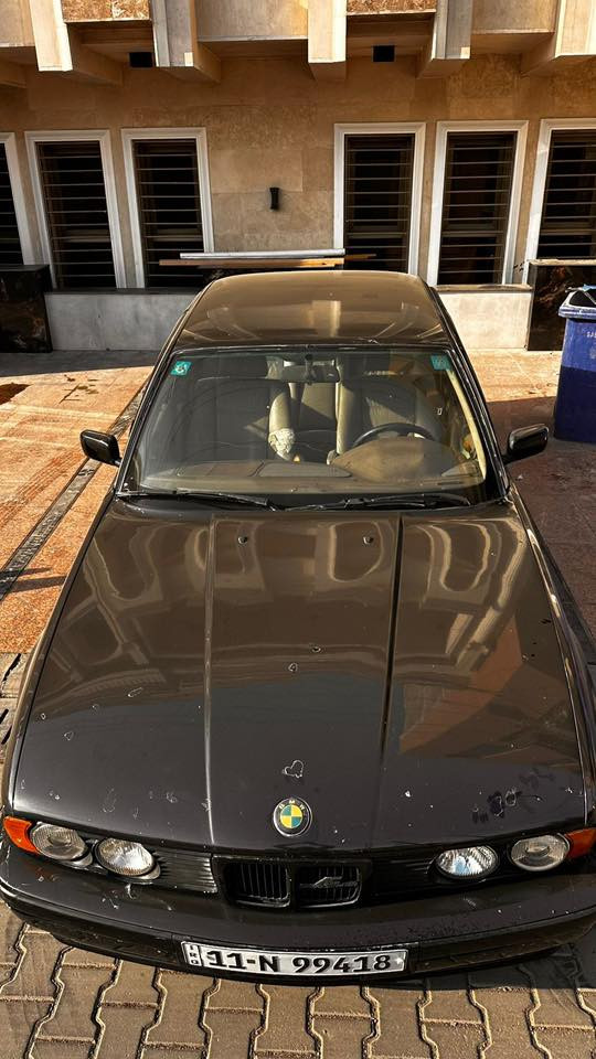 السلام عليكم  موديل 1991 محرك مفتوح 535 نقص غاز تبريد فقط السيارة جاهزة من كلشي مكاني بغداد 
السعر 45 وبيها مجال
***********
