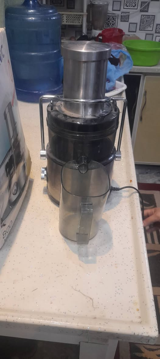 سلام عليكم
خلاط فواكة جوسونيك جيد مامستعمل ابد للبيع مع الكتلوك وكارت الضمان 
كربلاء - طوريج 
***********
