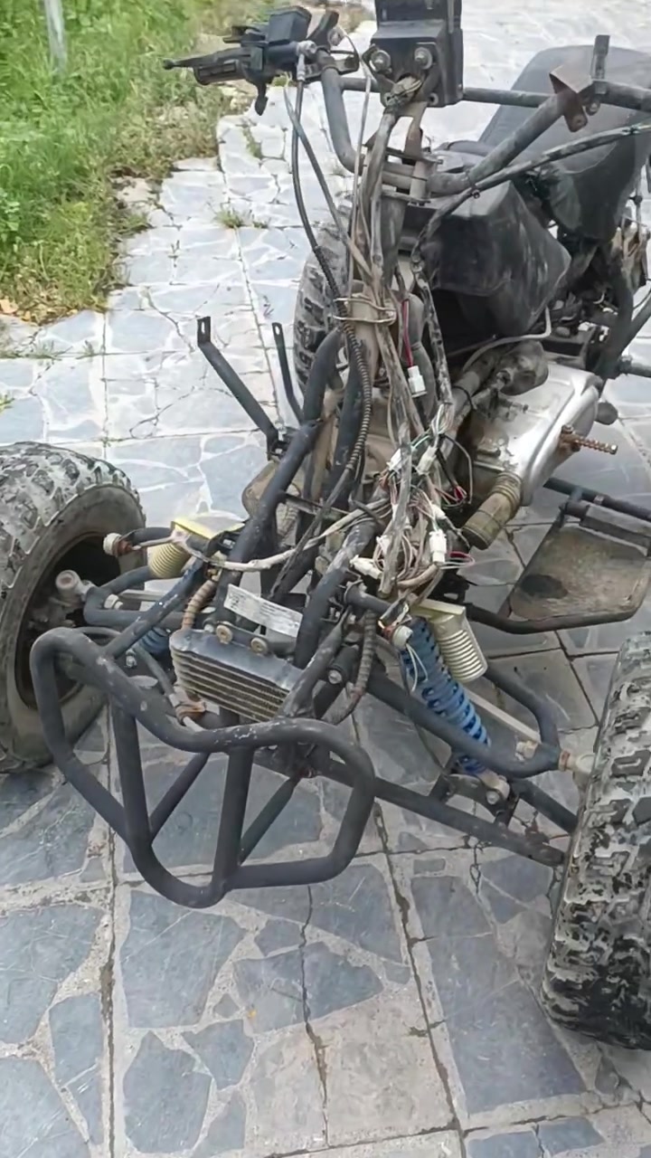 للبيع رباعيه حجم كبير   شغاله نكره محرك شرط ممفتوح نقص كفرات العنوان بغداد للاستفسار ***********
