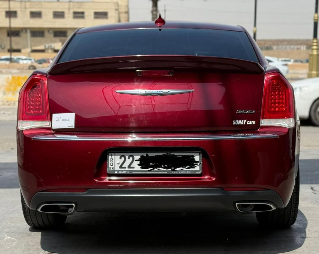 اوباما كرايسلر C300 موديل 2018 
وارد كندي 🇨🇦 كفاله عامة داخله كلين
فول مواصفات 
بنوراما
كشنات تدفئة تبريد 4 كشنات تدفئة
وضع الترحيب 
مري قلاب اثناء الرجوع 
كشنات تحكم كهربائي
داخل جلد اسود 
ويل اصل كروم نفخ مكسيكي حجم 20
كامرة دوارة شاشة كبيره
السياره ما بيها نقص برغي ادامة كامله
تخم تاير جديد صدر جديد 100‎%‎
ونظافة الداخل 100‎%‎
كير مكينة وضع الشركة وماكو ايشي بيها عطلان
السونار وتقرير امريكا داخل المنشور 
رقم اربيل تحويل مباشر 
السعر 245 بيها مجال شي بسيط
العنوان /بابل -جبلة
للاستفسار الاتصال
***********
***********
