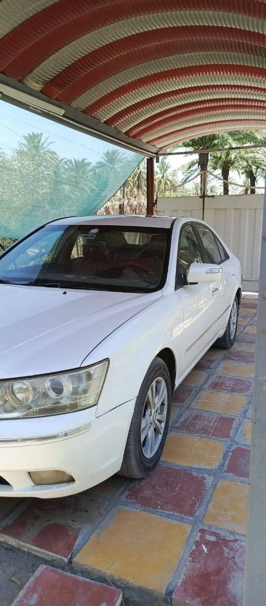 السلام عليكم
سوناتا 2010 وارد خليجي
فول مواصفات عدا البصمه 
رقم بغداد 
الداخل صاج 
محرك 2400 
حادثه جاملغ خلفي 
تبريد ثلج 
***********
