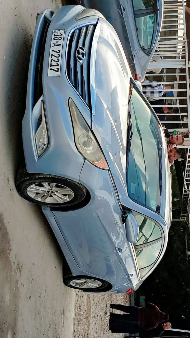 سوناتا موديل ١٤ وارد امريكي حادث بابين بدون دواخل سياره جاهزه من كلشي لون مميز مكانها حله بابل 
معرض الخفاجي لتجاره السيارات الحديثه 
للستفسار ***********
ترهم بمقدمه 70 ورقه والباقي قسط
