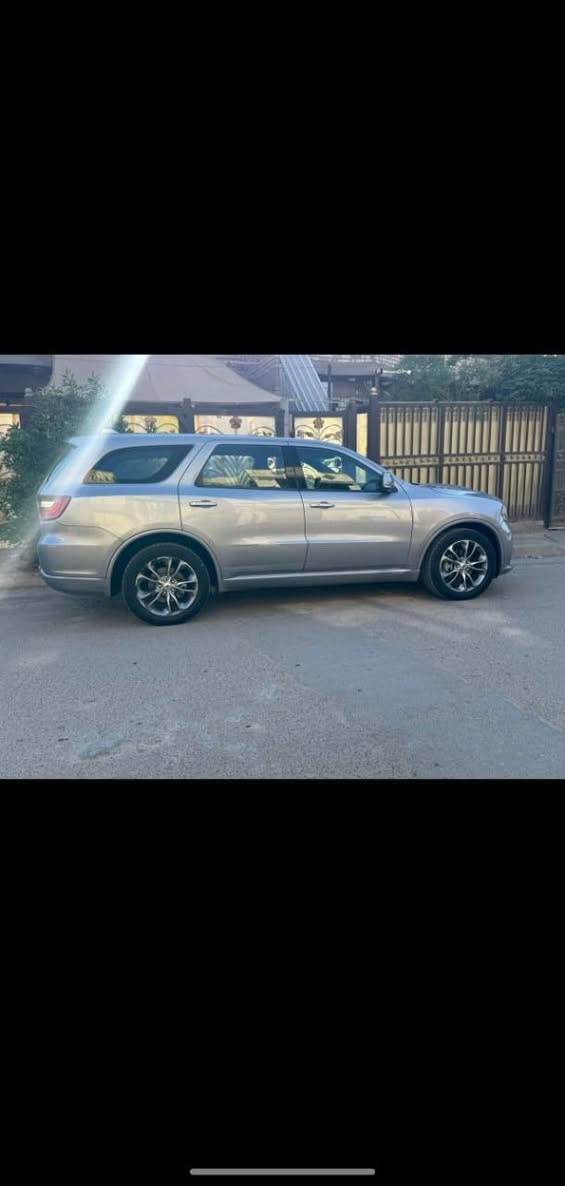 سلام عليكم
للبيع او مراوس 
دورنكو موديل 2020(GT)  رقم اربيل 
 هزه ورقم جديد سياره جديده
بمعنه كلمه 🚕
حاادثه جاملغ وبنيد بدون دواخل فقط 
 السعر 210  بيه مجال
المواصفات/:
1.  محرك 6 سلندر 3600 مكفواله
+كير كفاله 
2.لون السيارة رصاصي 
3.  حساسات خلفيه  
4.  بصمة 
5.  بصمة أبواب امامية
6.  تشغيل عن بعد 
7.  ويل كب حجم20. التايرات  جديده
8.  مانع تزحلق (انزلاق) ABS .
9.  شاشة
المكان بغداد البلديات
رقم الهاتف ***********
