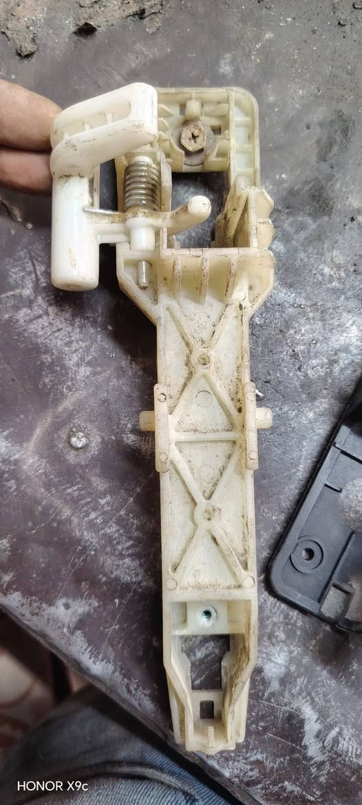 كيا كارنز
توصيل لجميع المحافظات 
*********** واتساب
