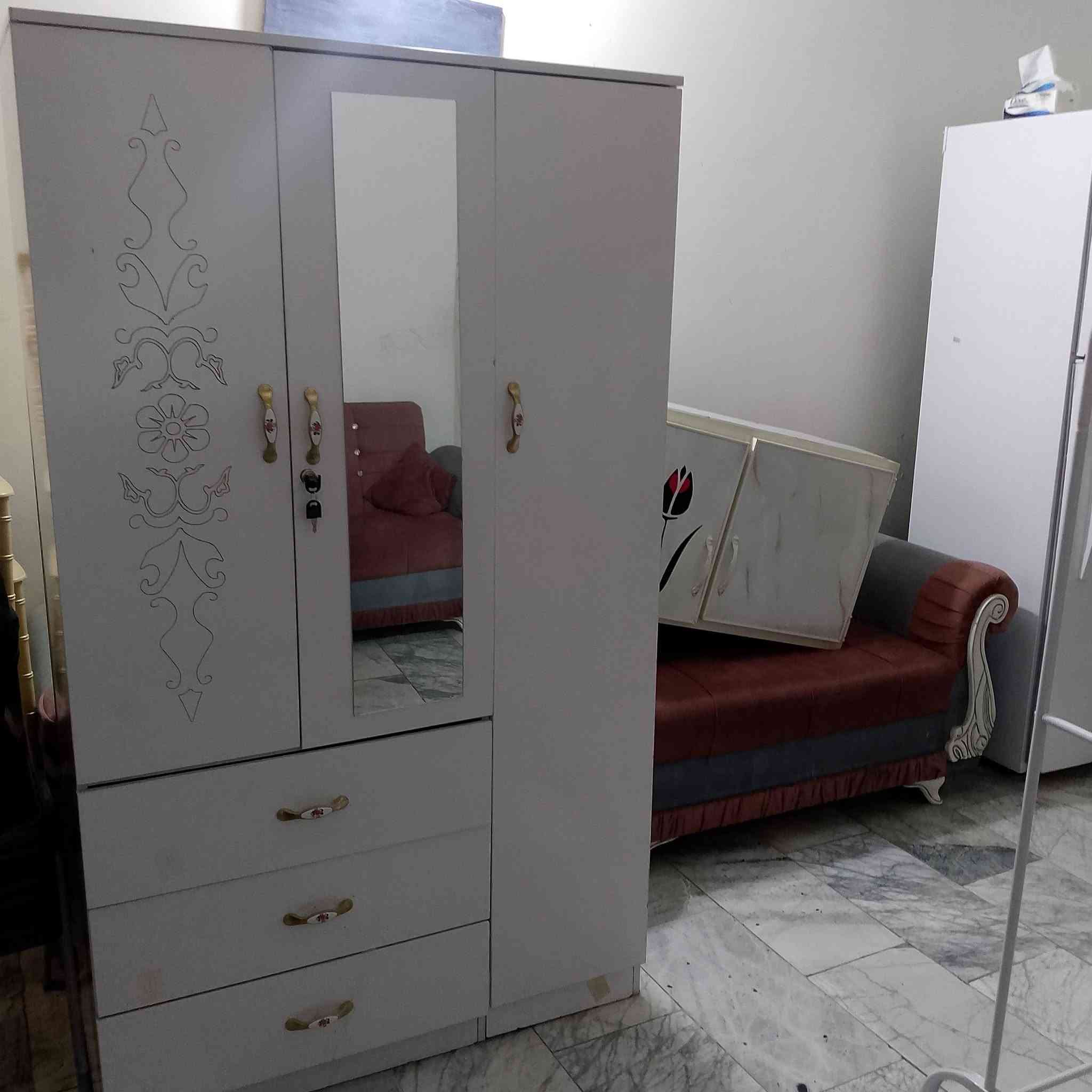 غراض للبيع
ثلاجه 

كراسي 

مبرده 

كنتور

مغسلة 

ميز 

طباخ 

قنينه مال غاز


**إذا كنت صاحب هذا الإعلان وتريد حذفه لأي سبب، رجاءا أرسل رسالة إلى الدعم الفني**