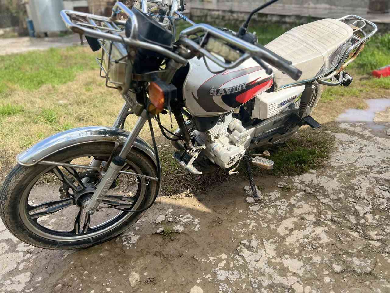 السلام عليكم ورحمة الله وبركاته 
دراجه سيفان 2020 باب اول وزن ثقيل للبيع 
ماطور شرط النضافه ما مفتوح 
السعر 600وبي مجال شي قليل سلف شقال 
مكاني جنوب الموصل ناحية القياره قريه الحود
الرقم ***********
