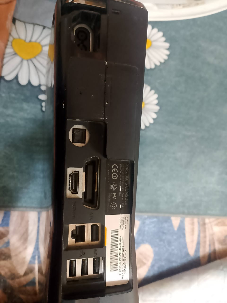 السلام عليكم عندي ابيلي اكس بوكس معاه يده ناقصه بطاريه
سعر البلي70 او بيه مجال 
الرقم ***********
