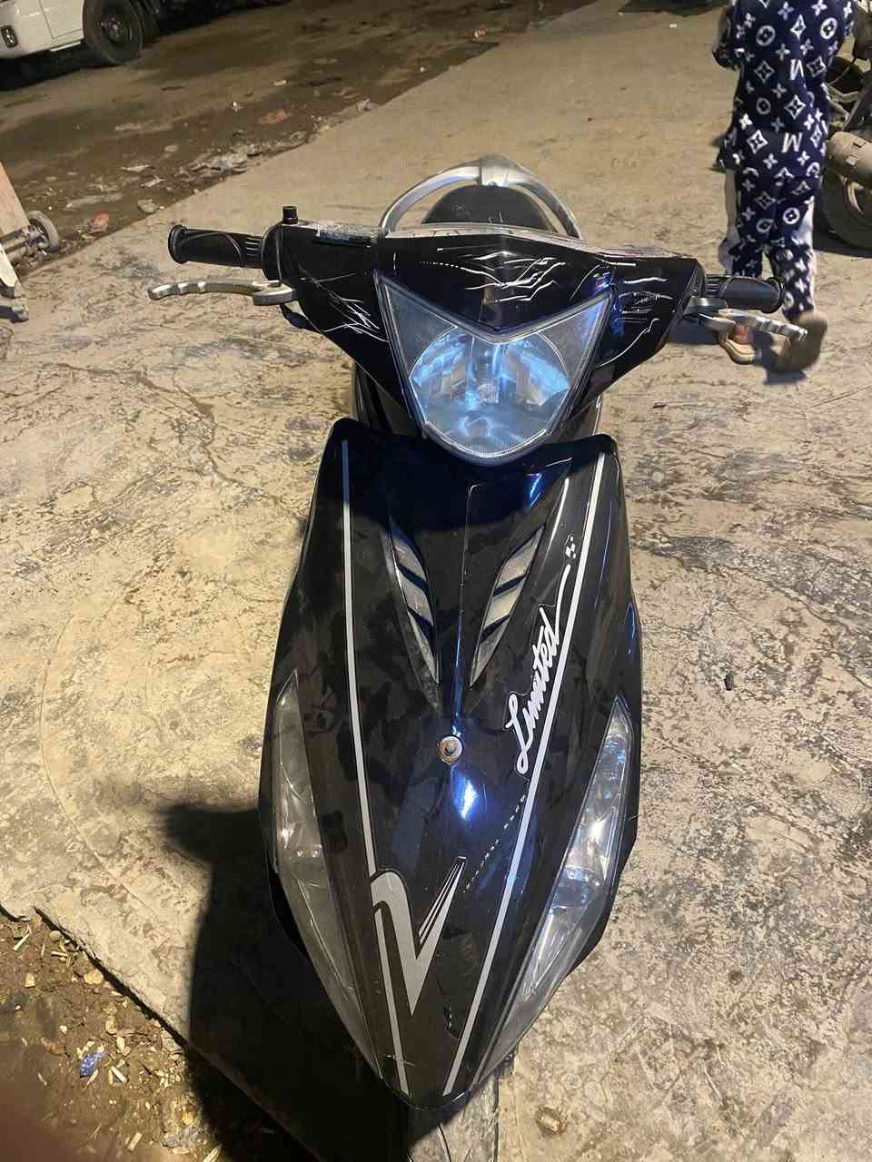 السلام عليكم دراجه للبيع ماكس مضلع السعر 800 وبيها مجال التصال على هاذا الرقم ‭0771 275 4693‬ الدراجه ترا بيها طين وتراب ممغسوله وصخه ممبينه كلش الشراي يتفضل
