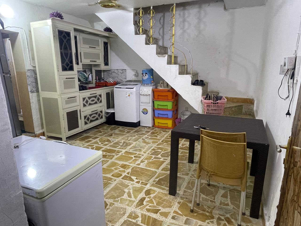 🏠 مشتمل للبيع 🏠

المساحة واقع حال/ ٨٥ متر 
المساحة الرسمية بالسند / ٥٠ متر 
واجهية البيت/ ٥ متر ونص 
————————————-
بالاضافة الى وجود حديقة خارجية ٣٥متر 

( ٢ غرف نوم + مطبخ + استقبال + صحيات +كراج كبير ) 
——————————————-
النعيرية الشارع الخدمي للسريع مقابل شقق الزهور 

رقم الهاتف / ***********
