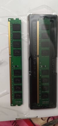 DDR3 8G رامات القطعة 4000 اقل طلب 10 قطع  واتساب 07740407788