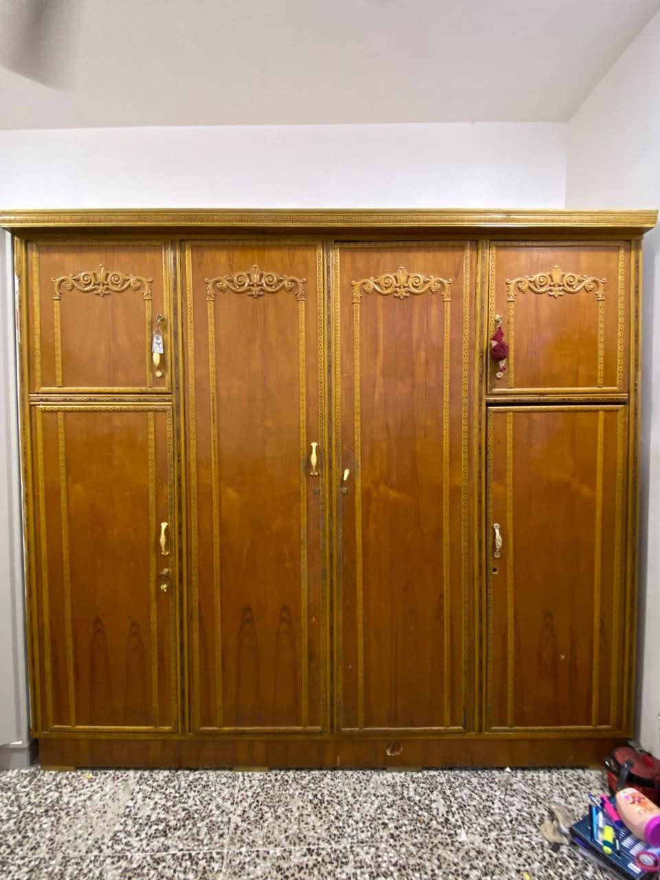 نجاره مستعمل قليل 4 ابواب وملحقين نجاره عراقيه
سعره 250 
مكاني بغداد البلديات 
للتواصل ***********
