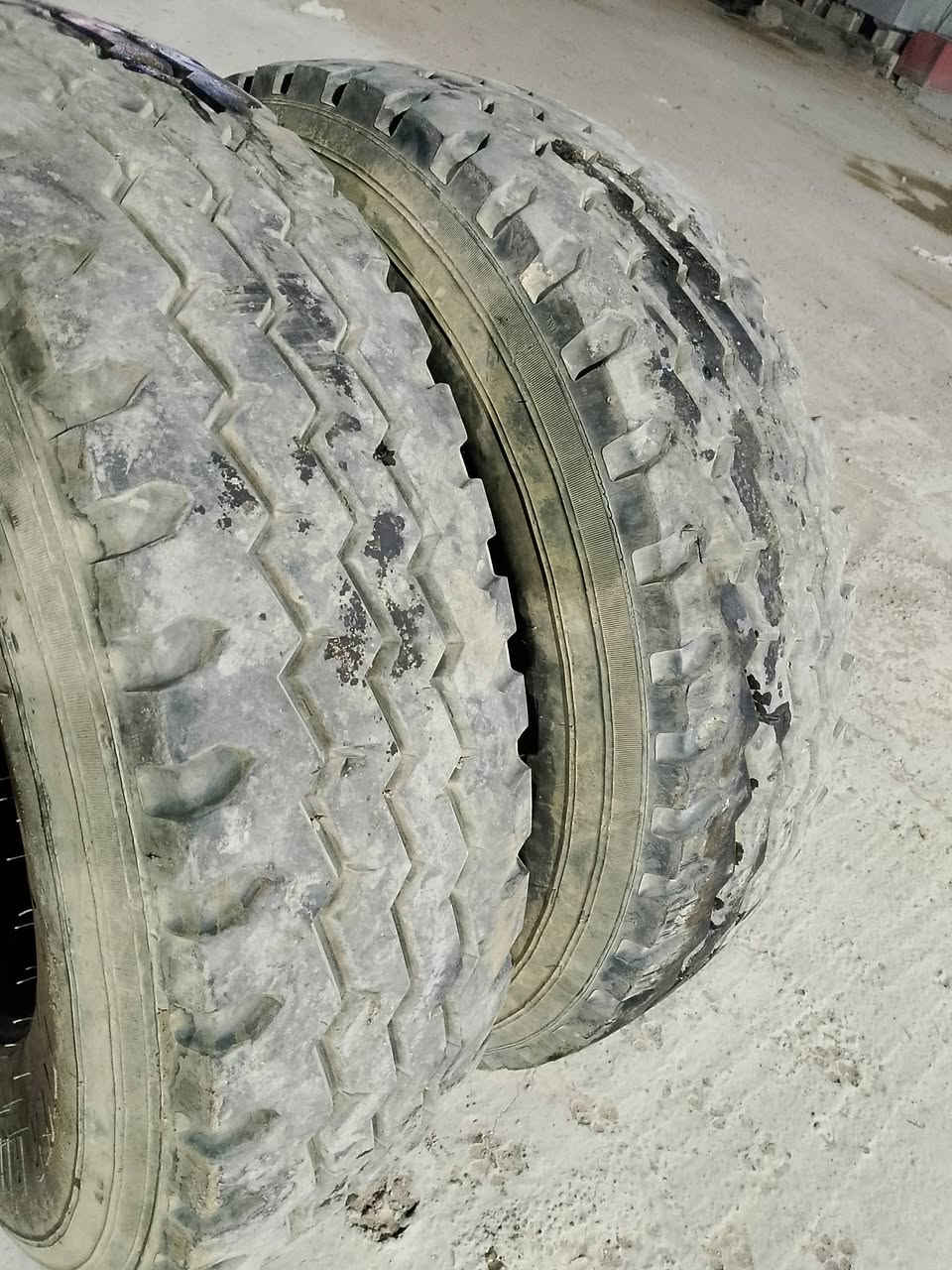 زوج 22/315 إنتاج 24 تايرات جدد مكفولات مكان بغداد الاتصال ***********
