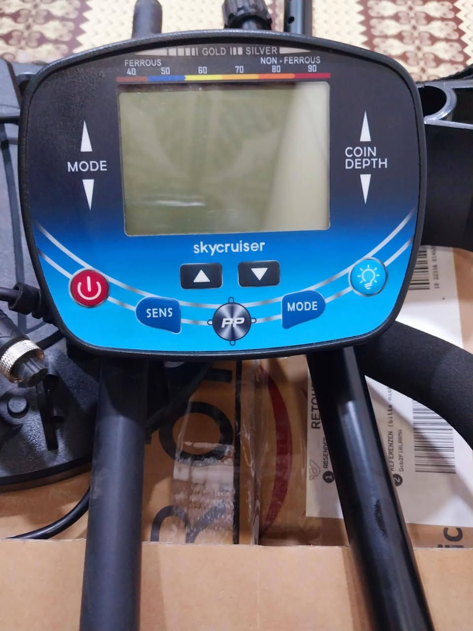 السلام عليكم جهاز كاشف للبيع جديد كامل اشتريته باله من مزاد ب٤٥٠ الف ماعرفله ولا مستخدمه ***********
