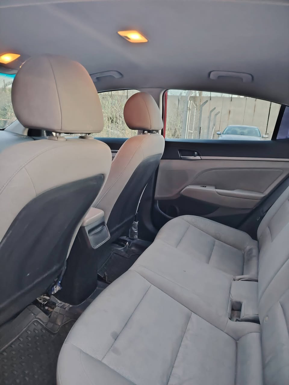 النترا 2018 وارد امريكي 
الحالة:حادث دعامية فقط، بدون أيرباك.
المواصفات:نص فل، ثلاث وضعيات قيادة.
الترقيم:رقم سليمانية، السنوية باسمي.
السعر:140
مكان السياره حي الاساتذه
للاستفسار الاتصال على الرقم *********** واتساب متوفر ***********
