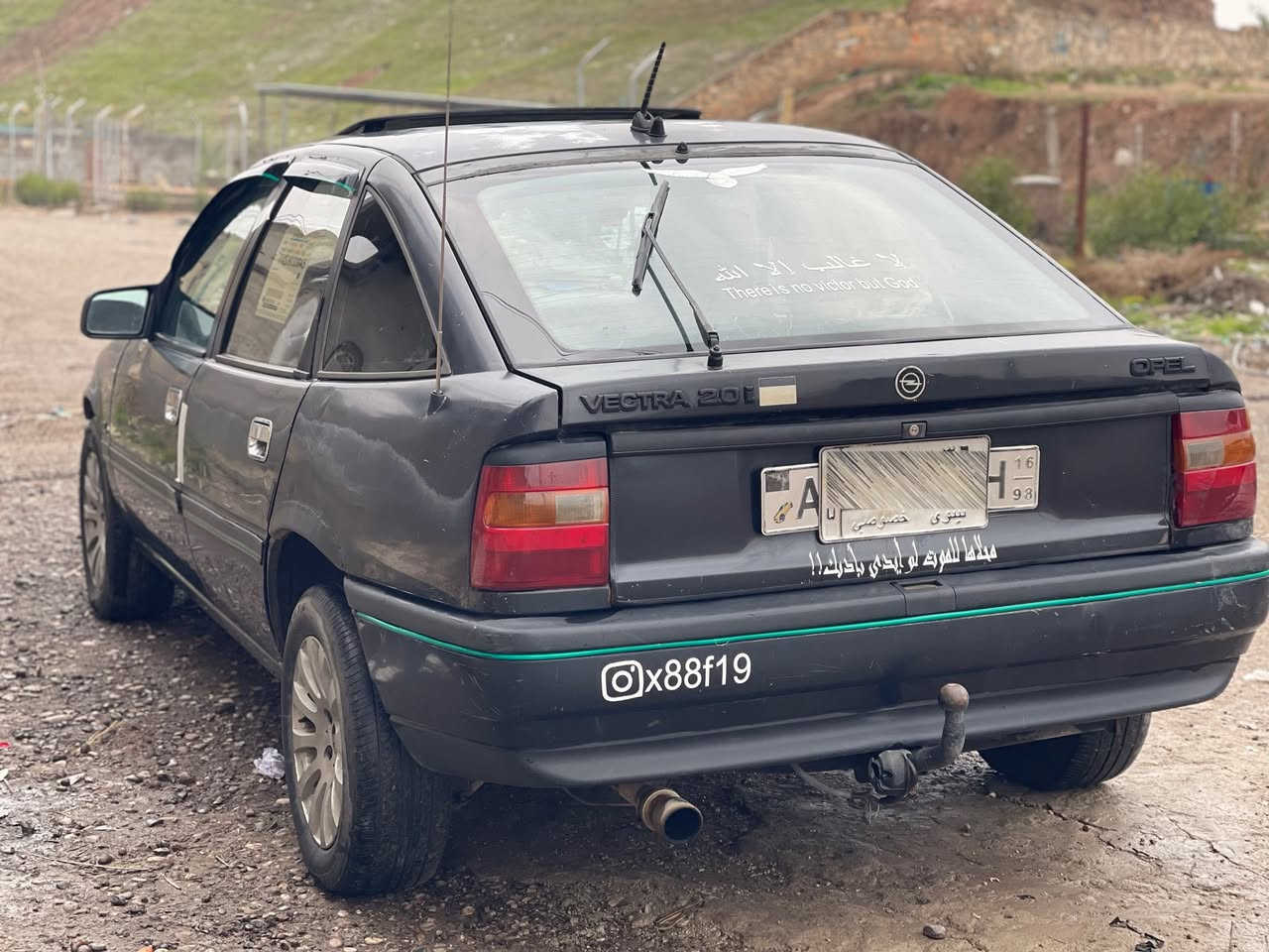 - السلام عليكم 
- فكترا محرك 20 
 - موديل 1992
 - كهربائيات شغاله
 - تدفئه شغاله
 - غرامه عليها 100 الف تريدها عليه او عليك
 - رقم الماني شرط التحويل
 - طخم جديد
 - كابون بانزين 
 - محرك شرط مكينه بيها بدايه صرف
 - السياره مابيها لاصبغ ولا معجون فقط ضرر خفيف بالجاملخ اليمين
 - الرقم بي واتساب ***********
 - السياره موجوده بحي الشيماء
