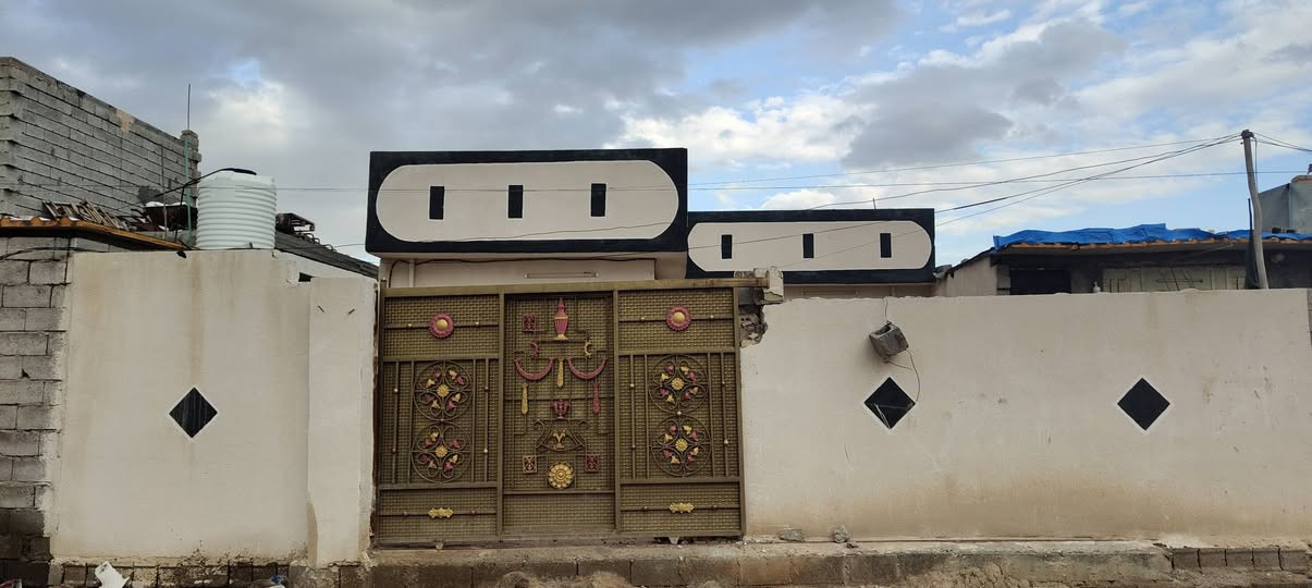 السلام عليكم بيت للبيع في الدوانم خلف مطعم الديوان 200م
بيت جاهز  .استقبال وصاله ومطبخ وصحيات وغرفتين وحوش جبير حديقة يرادلة ترتبب 
السعر 39 وبي مجال.  البناء 2024
*********** .اتصل وبيك خير وتدلل 
موجود وتساب
