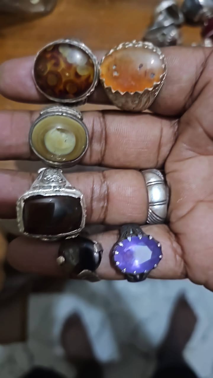 سلام عليكم محابس البيع قديمه زينات يشهد الله مكاني ميسان المشرح شراي خاص ويدلل
